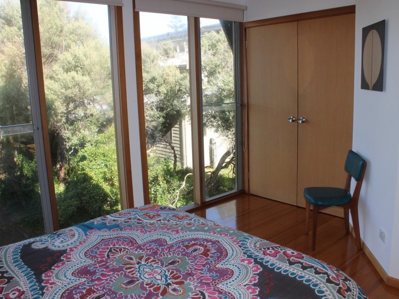 128 Lohr Avenue, Inverloch VIC 3996