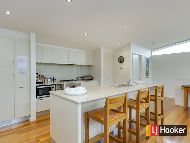2/2 Sand Court, Inverloch VIC 3996