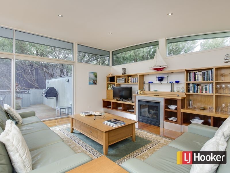 2/2 Sand Court, Inverloch VIC 3996