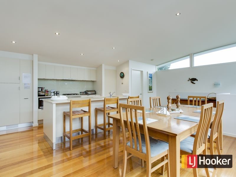 2/2 Sand Court, Inverloch VIC 3996