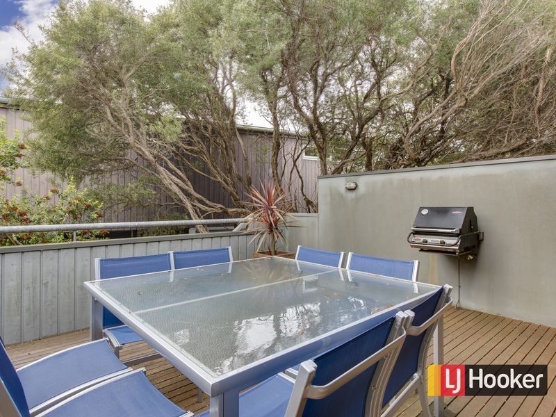 2/2 Sand Court, Inverloch VIC 3996