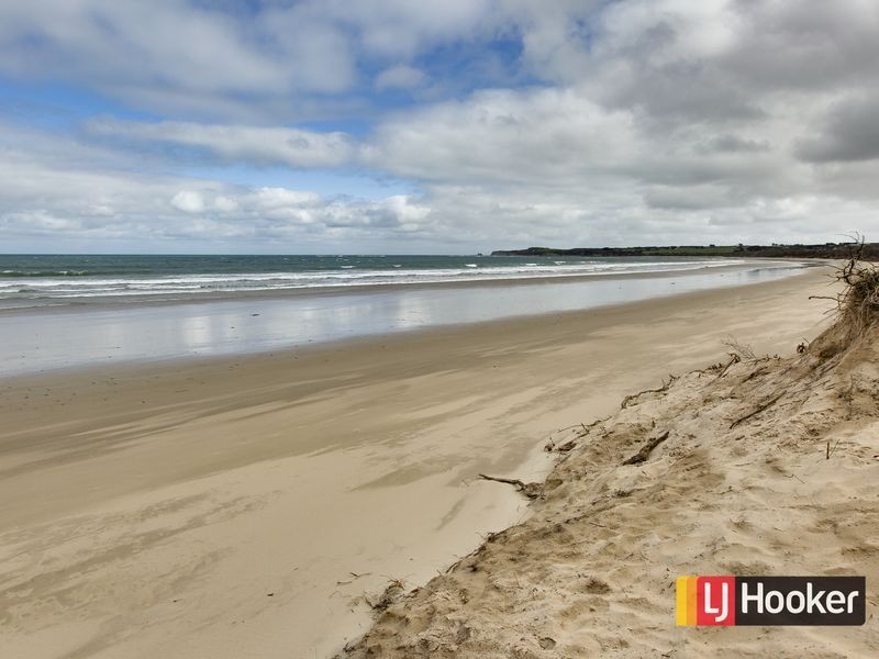 2/2 Sand Court, Inverloch VIC 3996