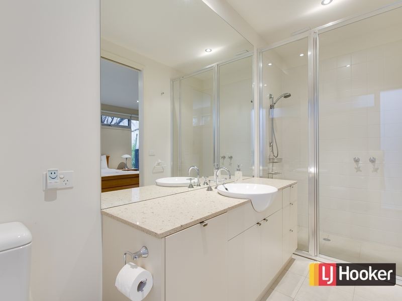 2/2 Sand Court, Inverloch VIC 3996