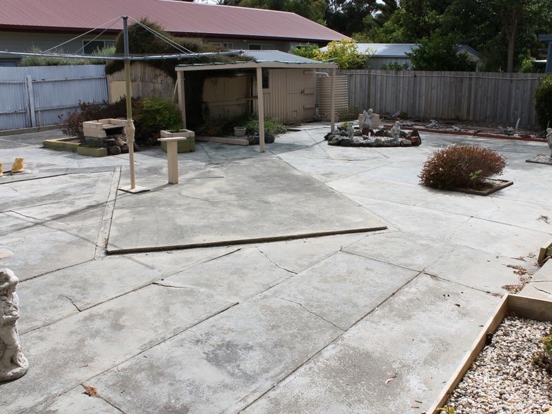 4 Stewart Avenue, Inverloch VIC 3996