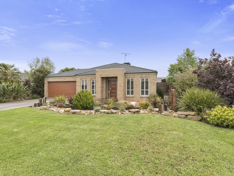 5 Surrey Place, Inverloch VIC 3996