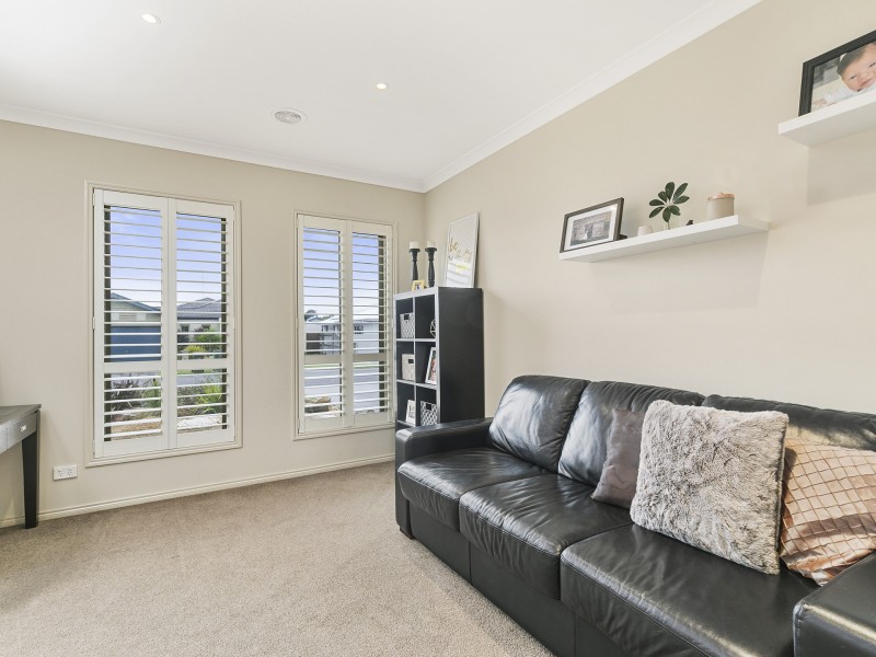 5 Surrey Place, Inverloch VIC 3996