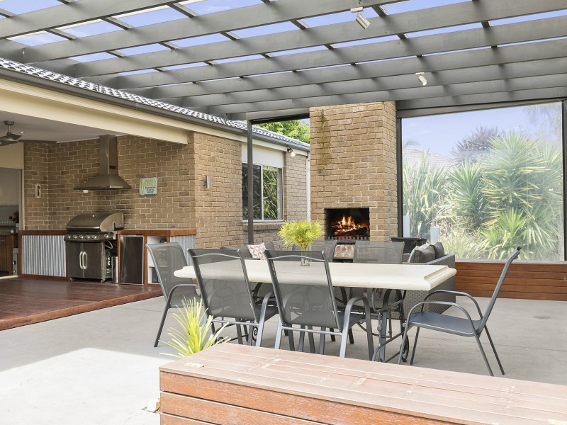 5 Surrey Place, Inverloch VIC 3996