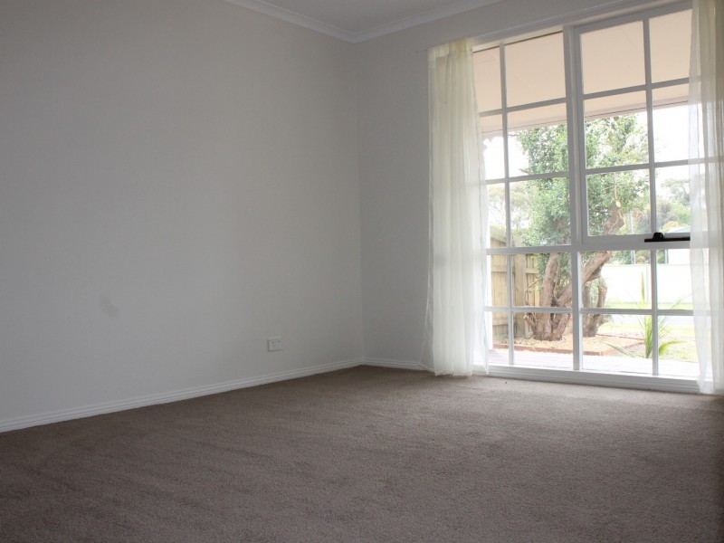 5 Stewart Avenue, Inverloch VIC 3996