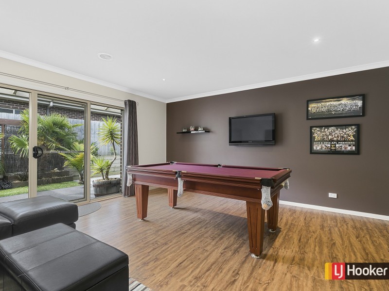 64 Woodland Heath Drive, Inverloch VIC 3996