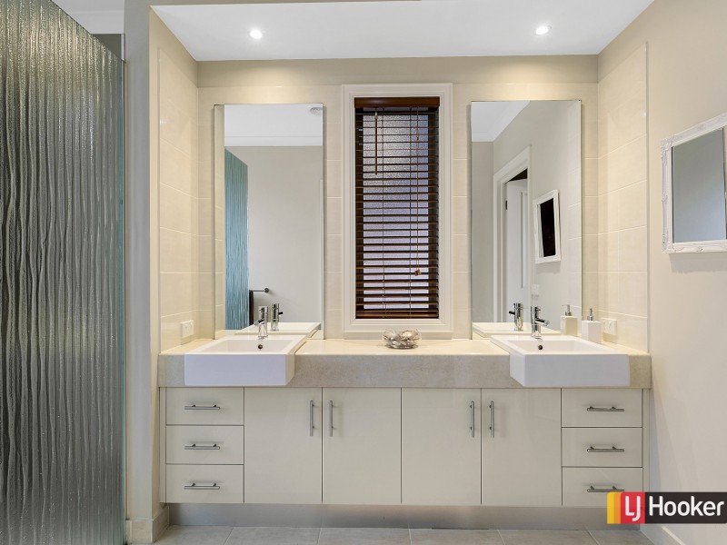 64 Woodland Heath Drive, Inverloch VIC 3996