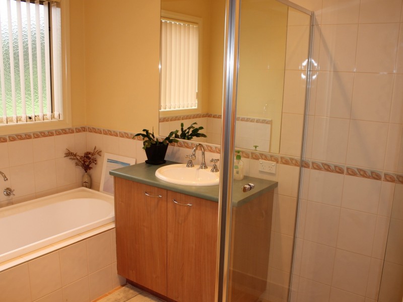 3 Lindsey Close, Inverloch VIC 3996