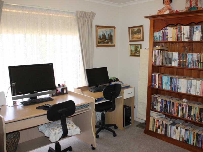 13 Chelsea Square, Inverloch VIC 3996