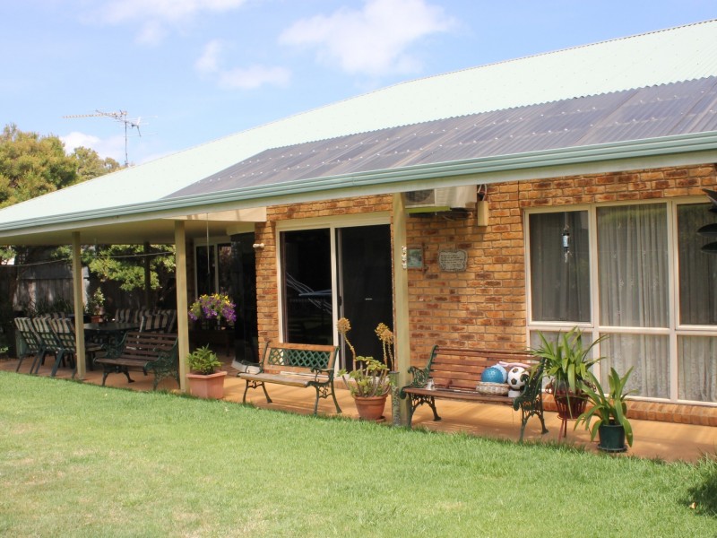 13 Chelsea Square, Inverloch VIC 3996