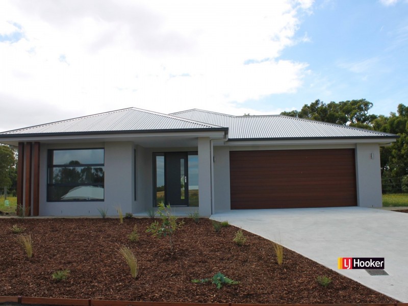 14 Kanowna Place, Inverloch VIC 3996