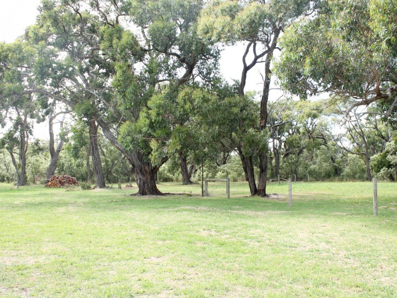 14 Kanowna Place, Inverloch VIC 3996