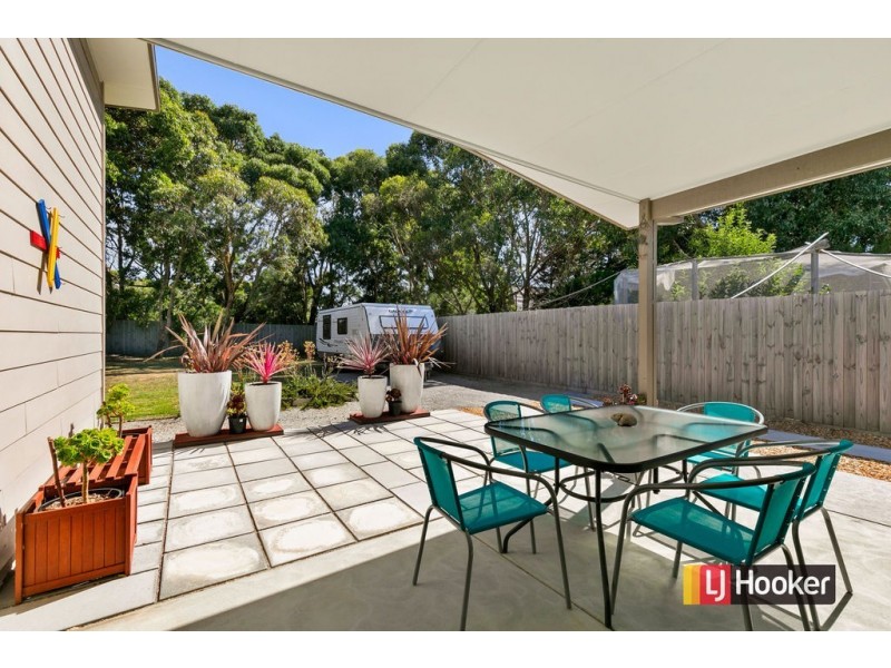 17 Blue Wren Way, Inverloch VIC 3996