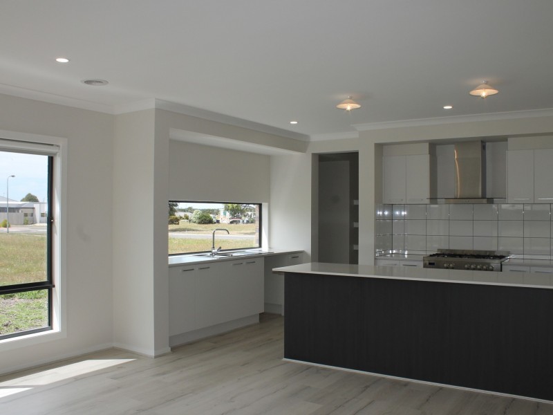 37 Meanderri Drive, Inverloch VIC 3996