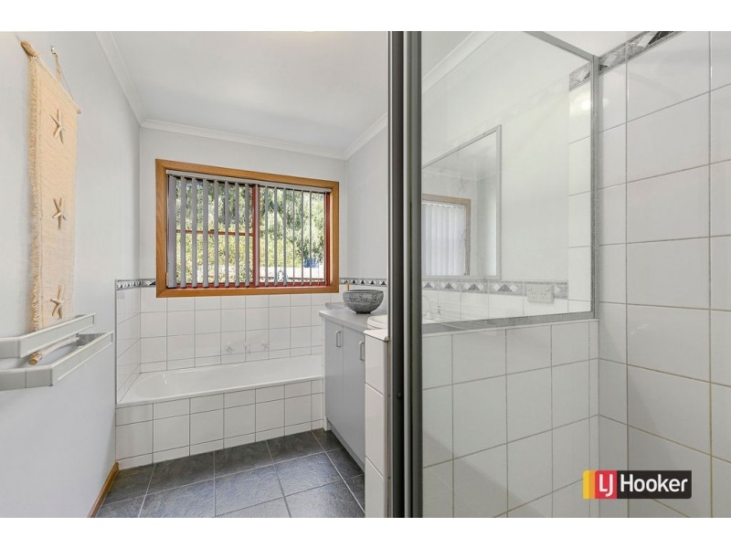 6 Ascot Place, Inverloch VIC 3996