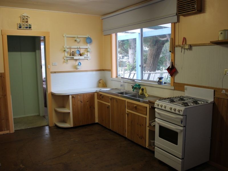 18 Wilson Avenue, Inverloch VIC 3996