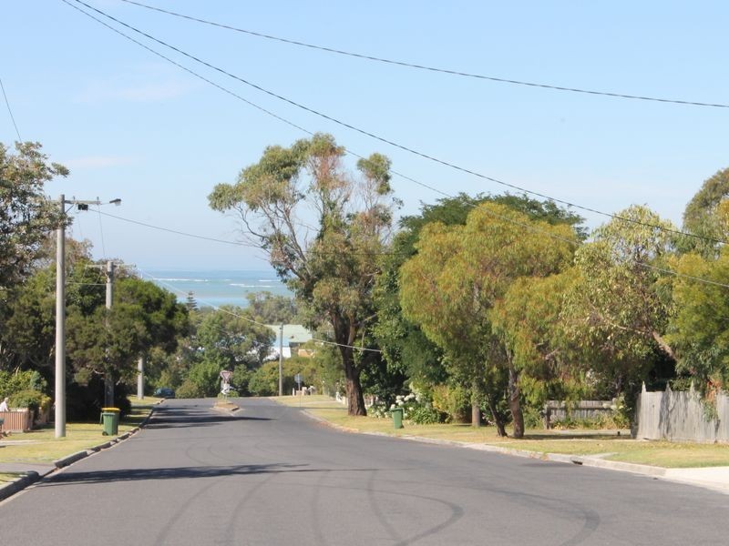 28 Pier Road, Inverloch VIC 3996