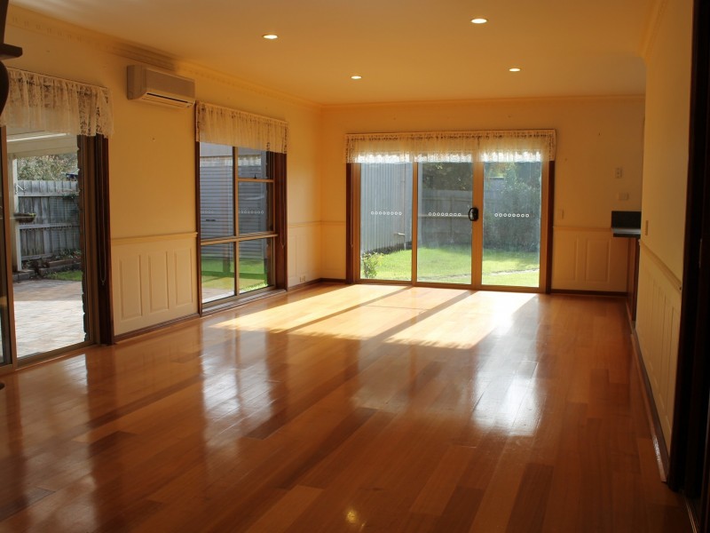 101 Bayview Avenue, Inverloch VIC 3996