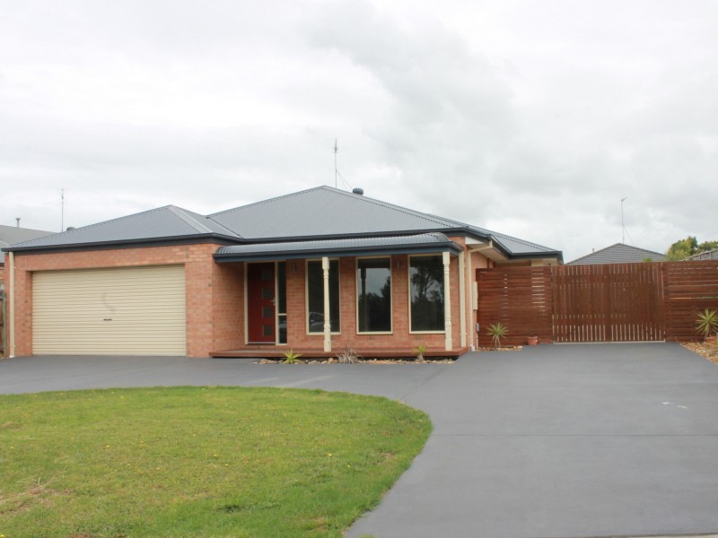 13 Honeyeater Circuit, Inverloch VIC 3996