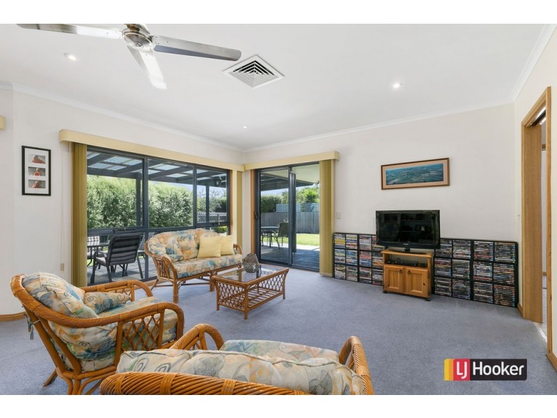 38 Woodland Heath Drive, Inverloch VIC 3996