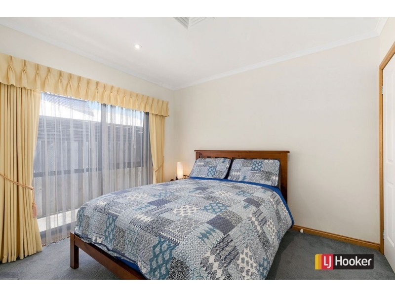 38 Woodland Heath Drive, Inverloch VIC 3996