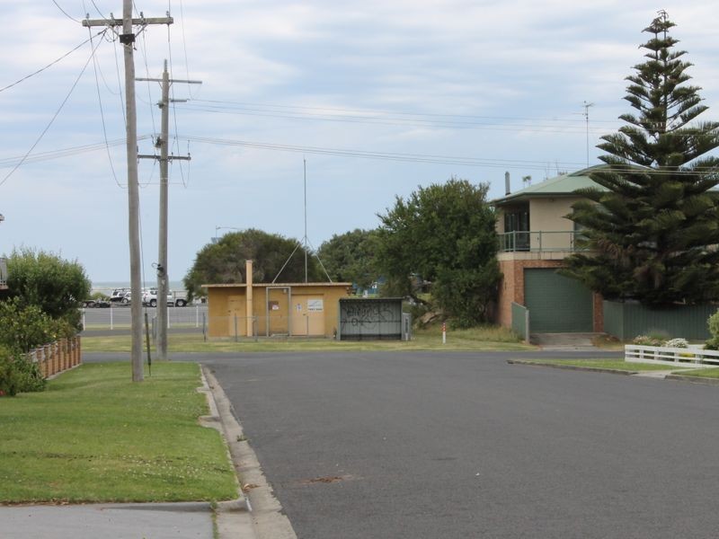 2 Pier Road, Inverloch VIC 3996