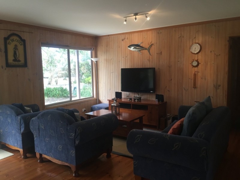 8 Inverloch Venus Bay Road, Inverloch VIC 3996