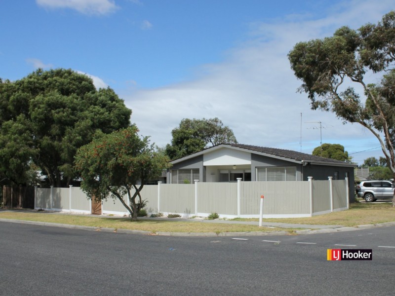 6 Bayview Avenue, Inverloch VIC 3996