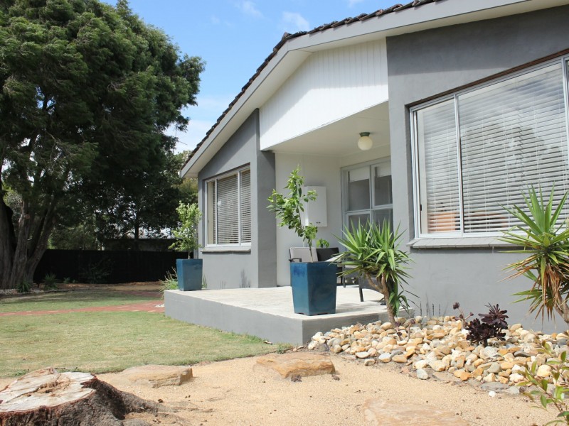 6 Bayview Avenue, Inverloch VIC 3996