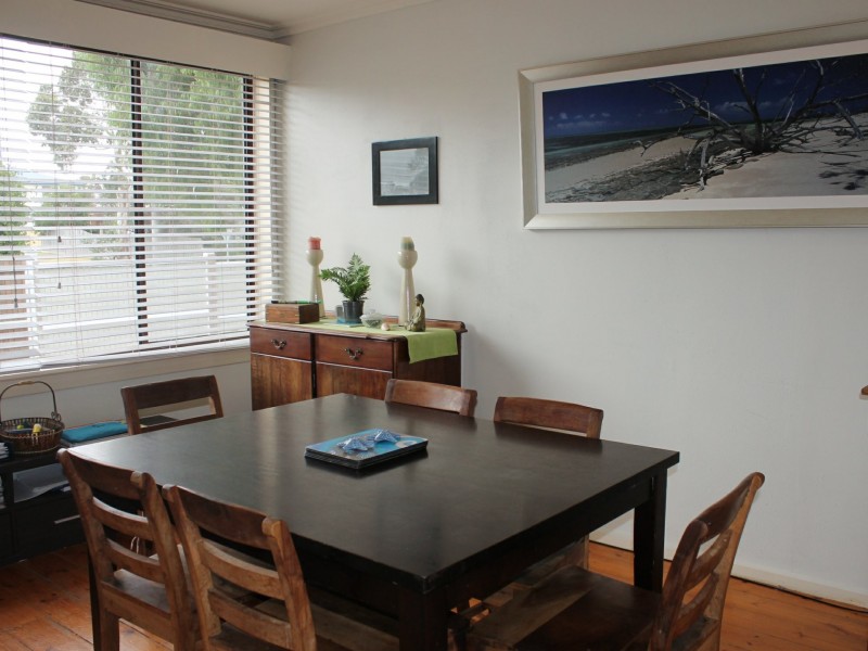 6 Bayview Avenue, Inverloch VIC 3996