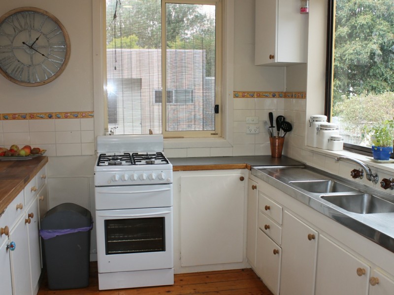 6 Bayview Avenue, Inverloch VIC 3996