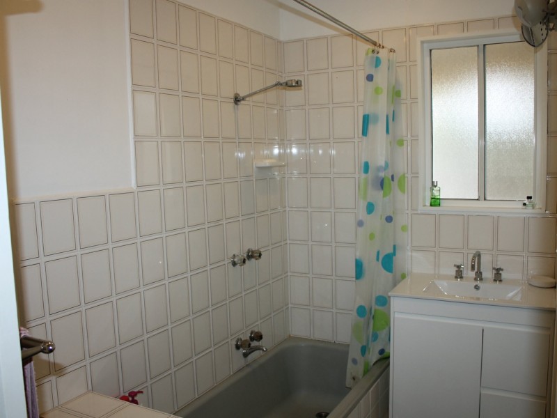 6 Bayview Avenue, Inverloch VIC 3996