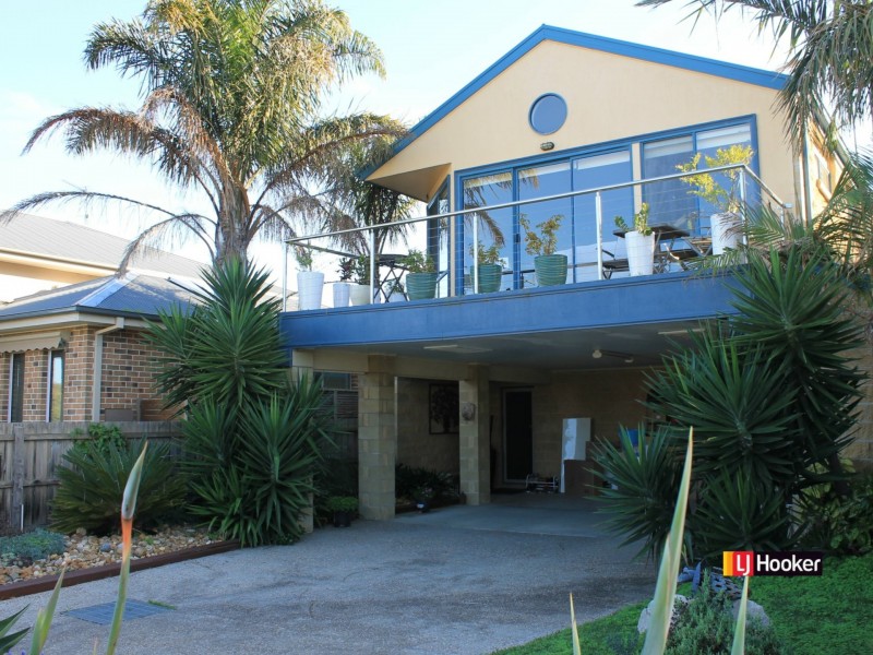 2/3 Pier Road, Inverloch VIC 3996