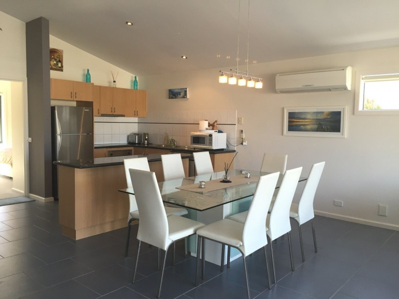 2/3 Pier Road, Inverloch VIC 3996