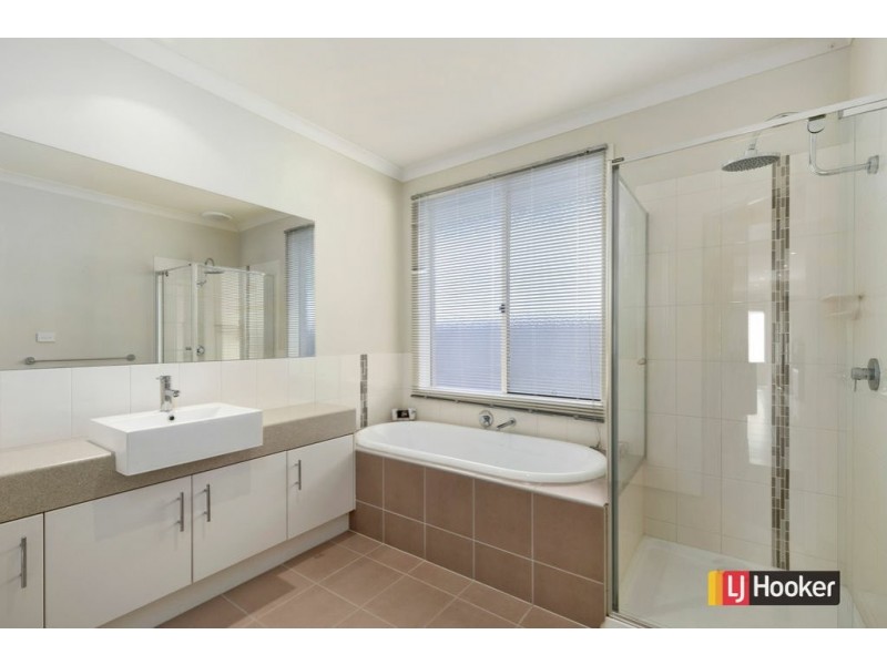 10 Diane Place, Inverloch VIC 3996