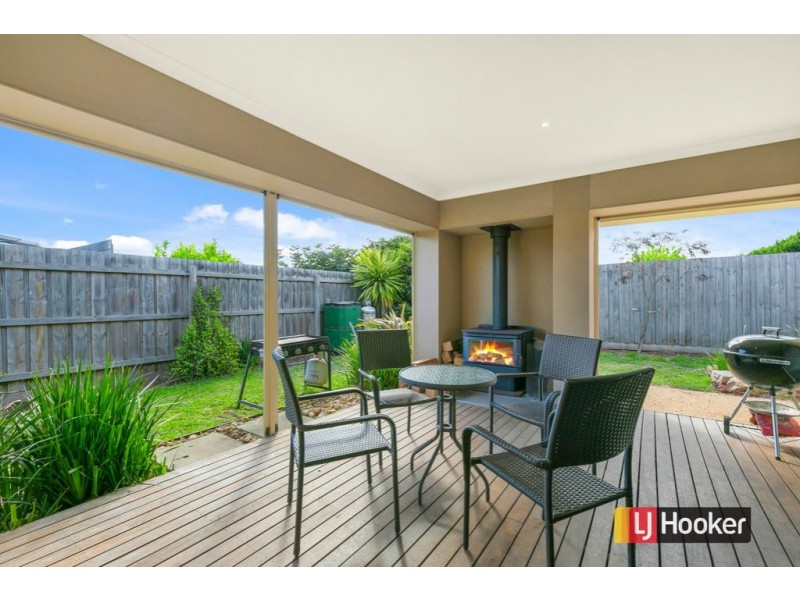 10 Diane Place, Inverloch VIC 3996
