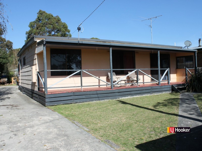 15 Wonthaggi Road, Inverloch VIC 3996