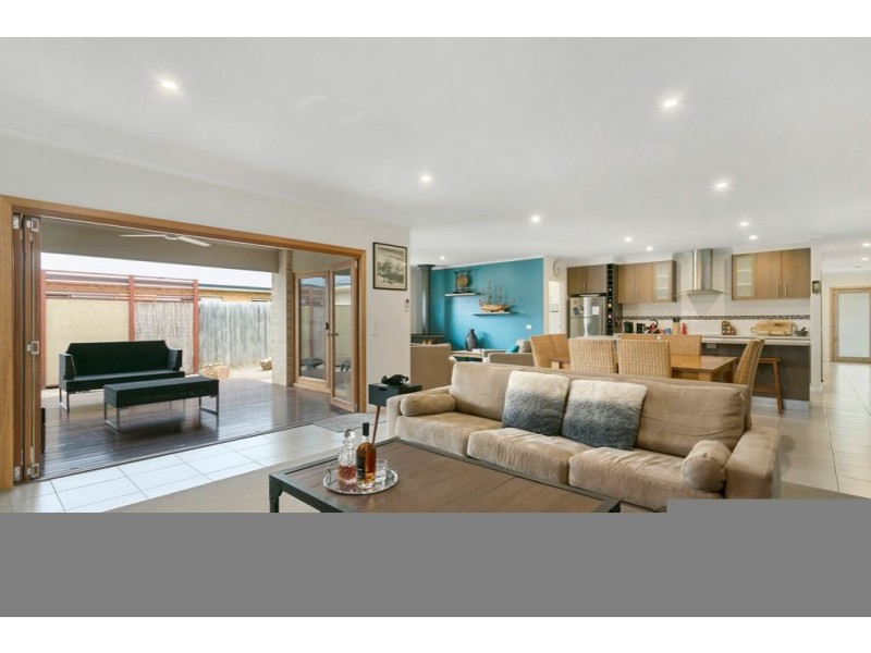 22 Mariner Place, Inverloch VIC 3996