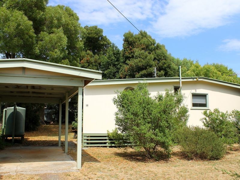 16 Wilson Avenue, Inverloch VIC 3996