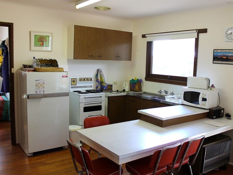 16 Wilson Avenue, Inverloch VIC 3996