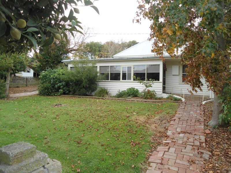 25 Hopetoun Street, Inverloch VIC 3996