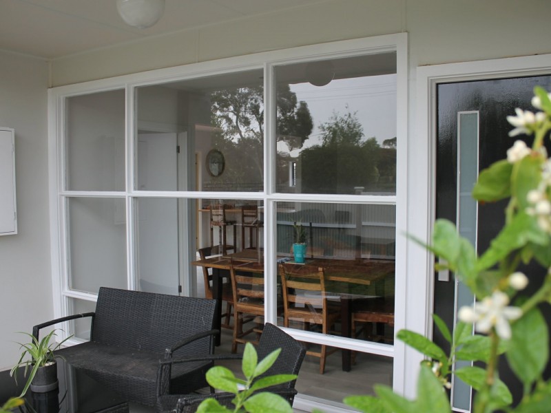 6 Bayview Avenue, Inverloch VIC 3996