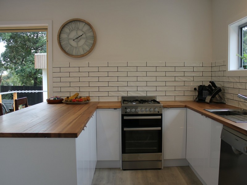 6 Bayview Avenue, Inverloch VIC 3996