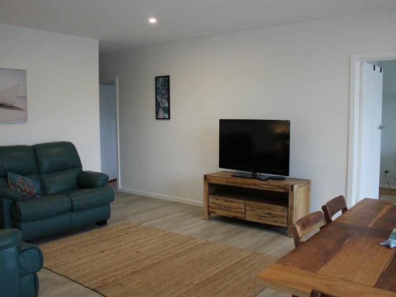 6 Bayview Avenue, Inverloch VIC 3996