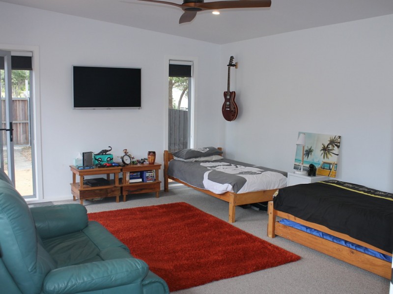 6 Bayview Avenue, Inverloch VIC 3996