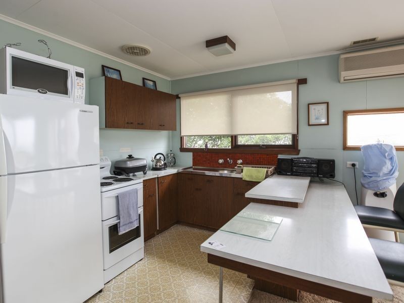 43 The Esplanade, Inverloch VIC 3996