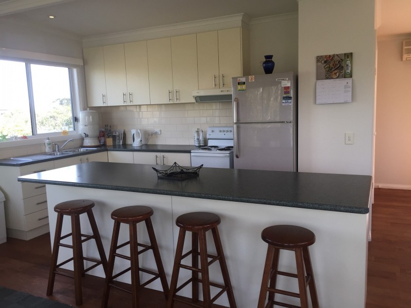 82 Bayview Avenue, Inverloch VIC 3996